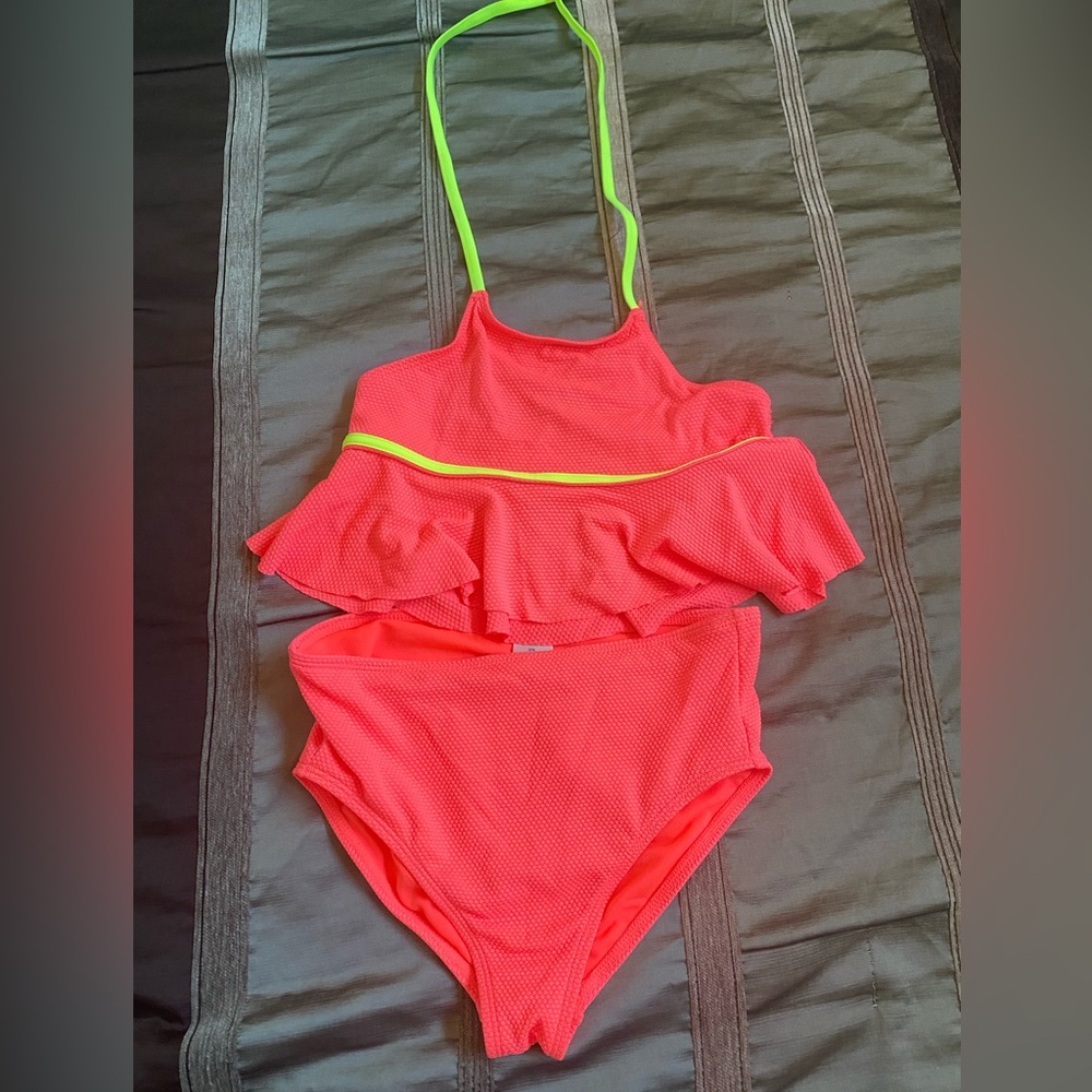 Girls 2 piece swimsuit NWOT